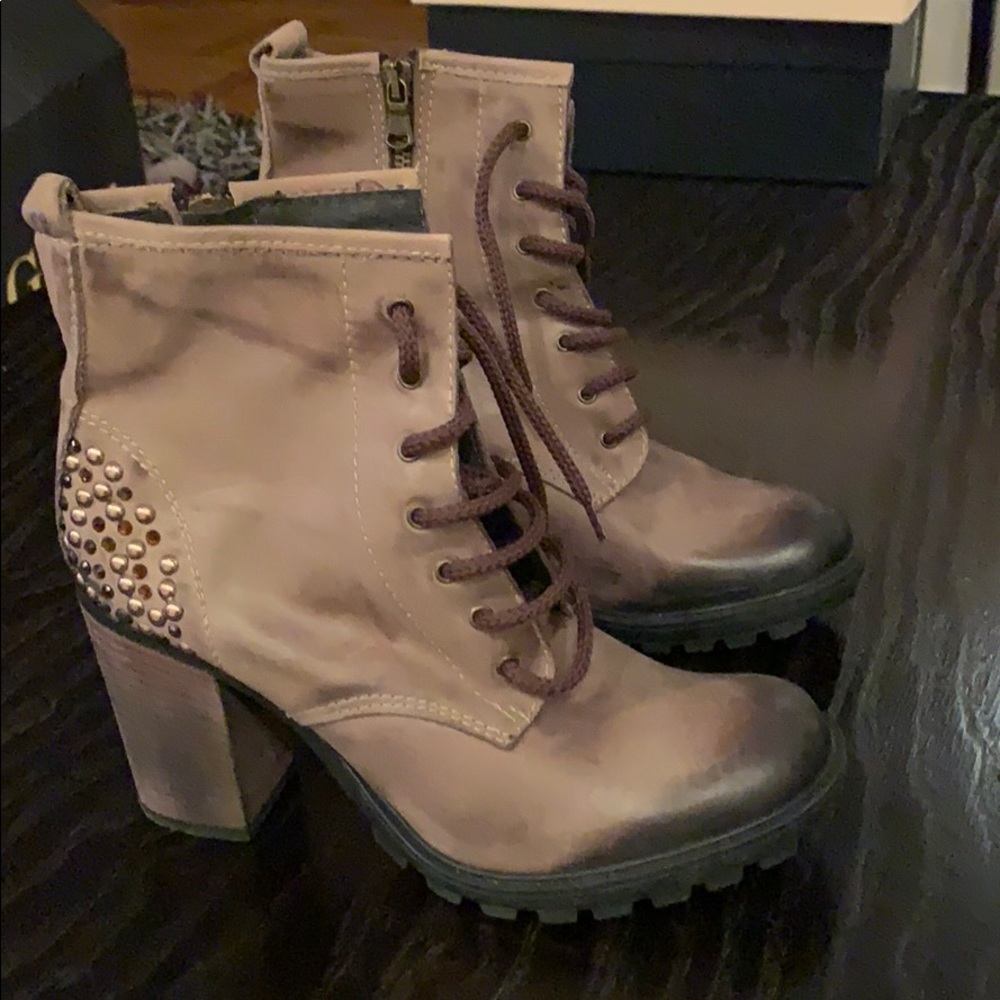 Bootees